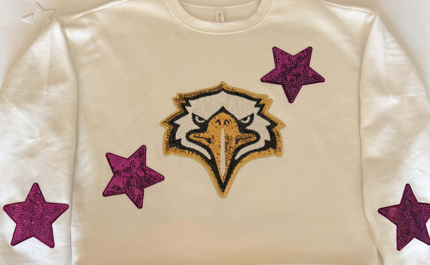 Woman's White Pullover with Large Sequin Patch+4 Stars