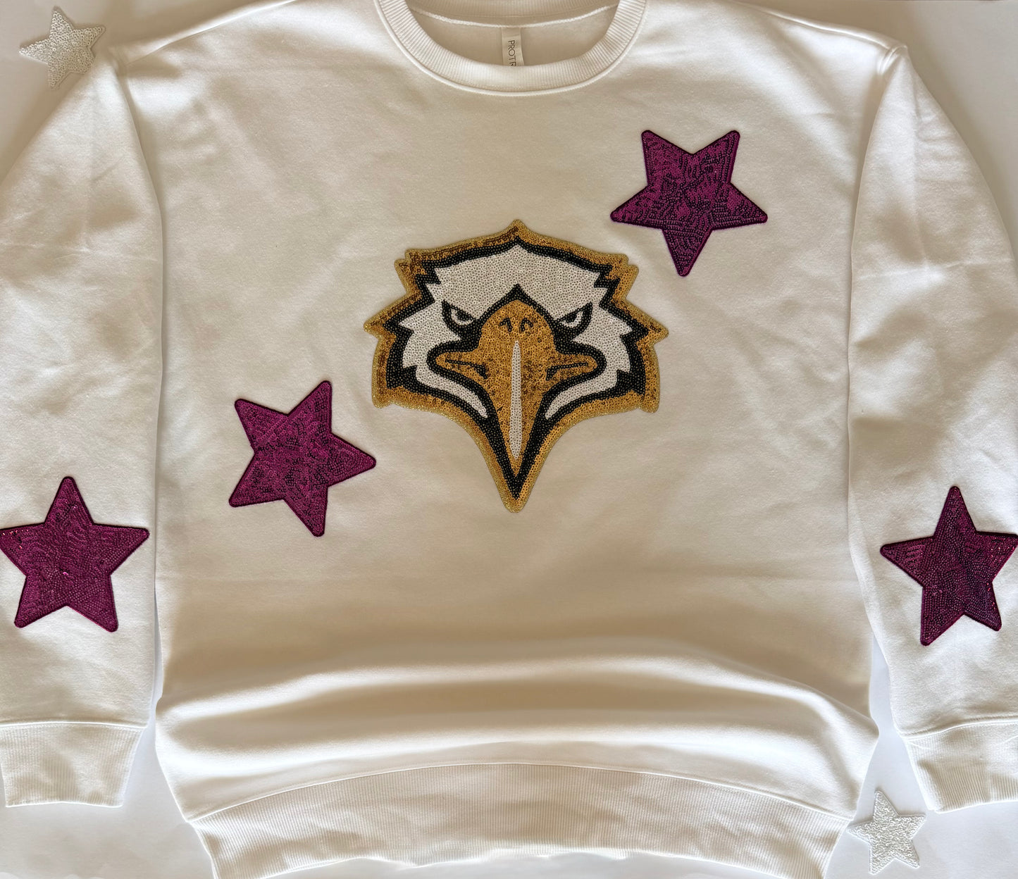 Woman's White Pullover with Large Sequin Patch+4 Stars